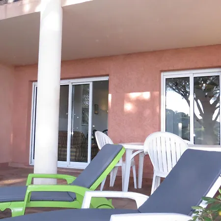 Appartamento 2 Pièces Avec Jardin, Garage Et Piscine à - Fr-1-780-45