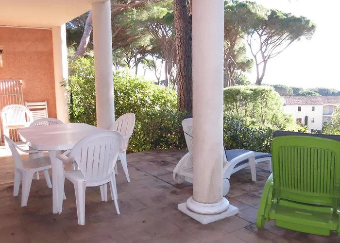 2 Pièces Avec Jardin, Garage Et Piscine à - Fr-1-780-45 *