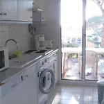 2 Pièces Avec Jardin, Garage Et Piscine à - Fr-1-780-45 *