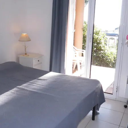 2 Pieces Avec Jardin, Garage Et Piscine A - Fr-1-780-45 Apartment