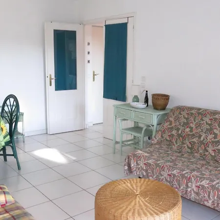 Appartement 2 Pieces Avec Jardin, Garage Et Piscine A - Fr-1-780-45 *