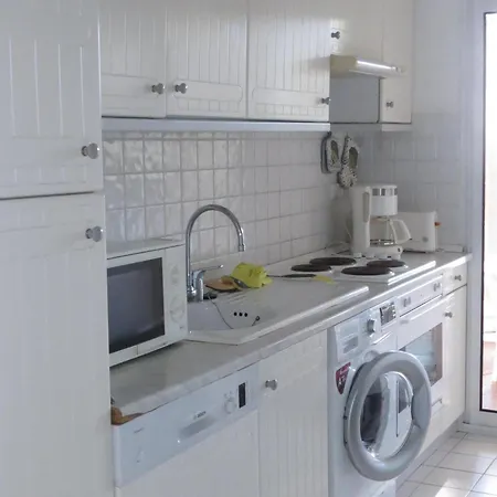 2 Pieces Avec Jardin, Garage Et Piscine A - Fr-1-780-45 Appartement *