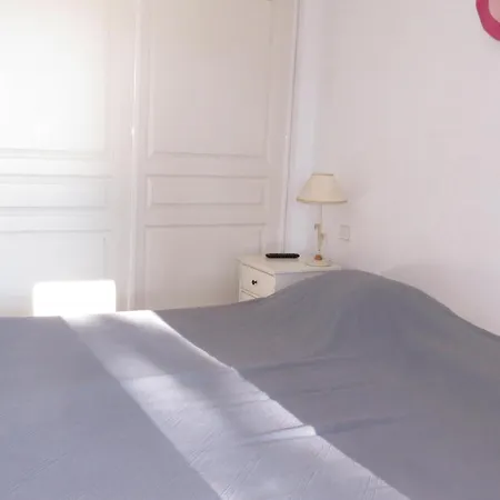 דירה 2 Pieces Avec Piscine Et Garage, Animaux Acceptes A - Fr-1-780-45 *
