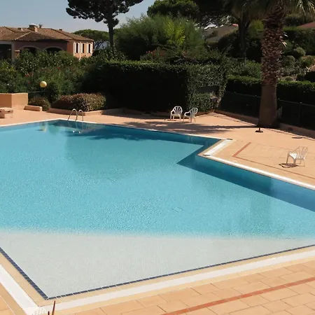 2 Pièces Avec Jardin, Garage Et Piscine à - Fr-1-780-45 *